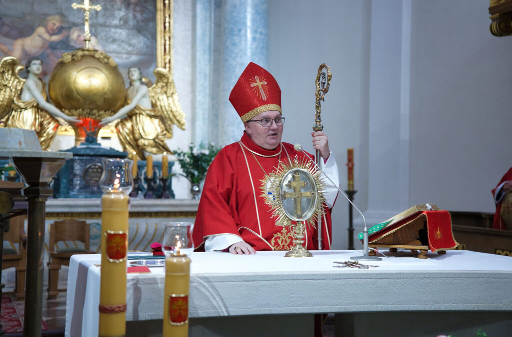 Modlitwa za Kościół i Ojczyznę – Święty Krzyż 2025 [Galeria zdjęć]